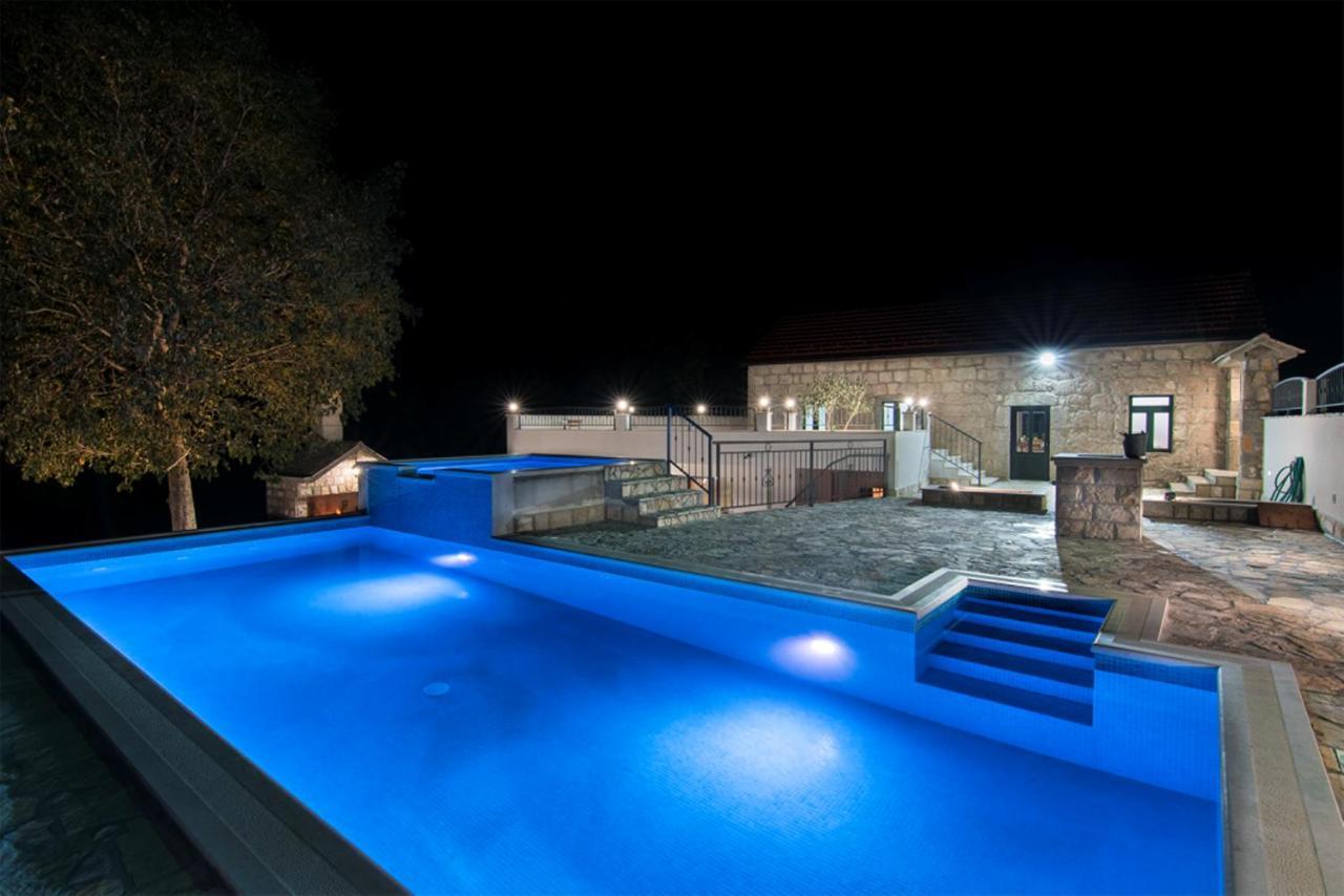 Dvori Stipanovi With Heated Pool And Jacuzzi Villa Donje Rascane Екстериор снимка