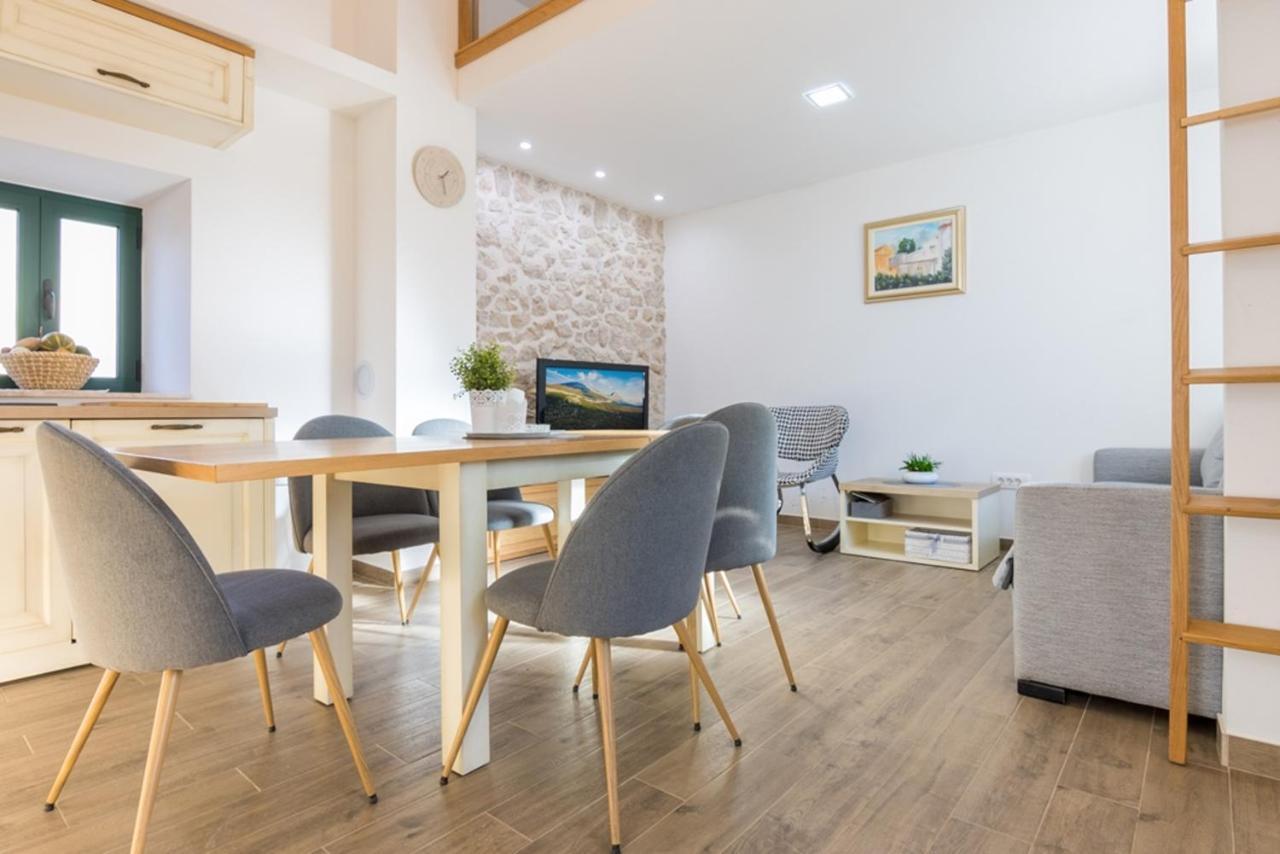 Dvori Stipanovi With Heated Pool And Jacuzzi Villa Donje Rascane Екстериор снимка