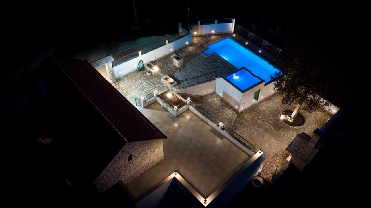 Dvori Stipanovi With Heated Pool And Jacuzzi Villa Donje Rascane Екстериор снимка