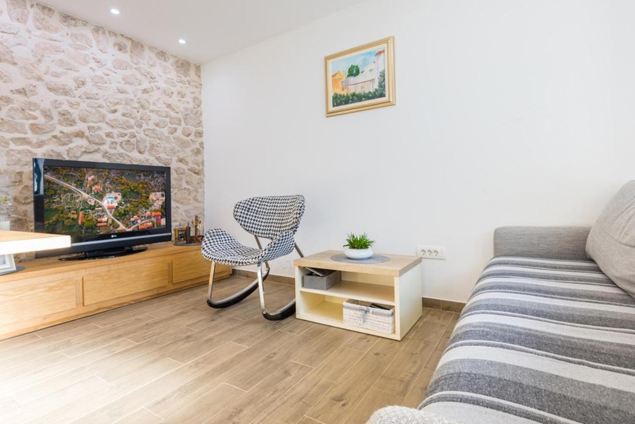 Dvori Stipanovi With Heated Pool And Jacuzzi Villa Donje Rascane Екстериор снимка