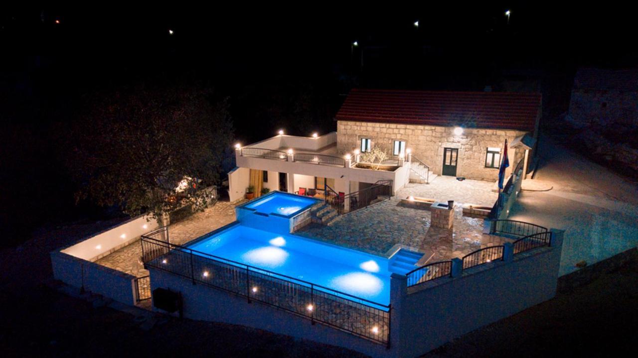 Dvori Stipanovi With Heated Pool And Jacuzzi Villa Donje Rascane Екстериор снимка