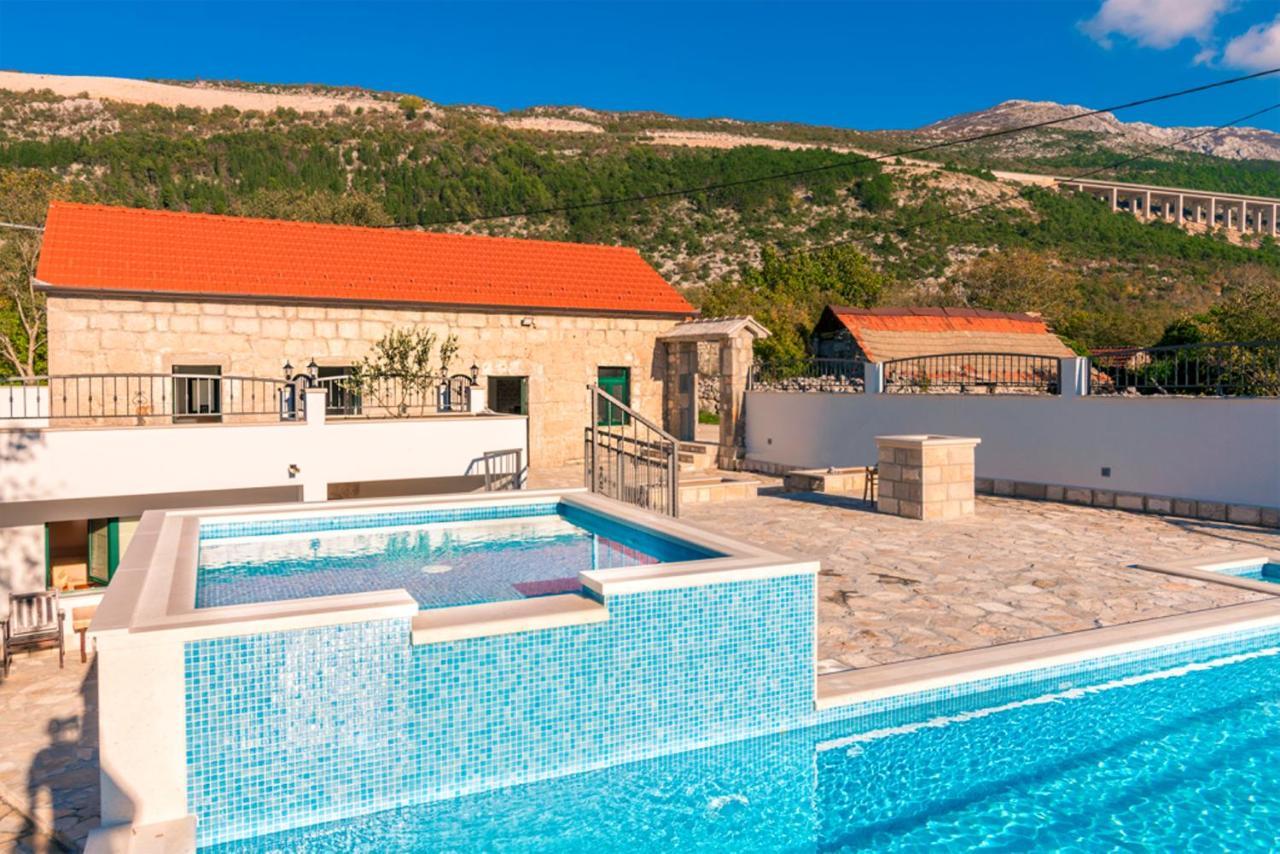 Dvori Stipanovi With Heated Pool And Jacuzzi Villa Donje Rascane Екстериор снимка