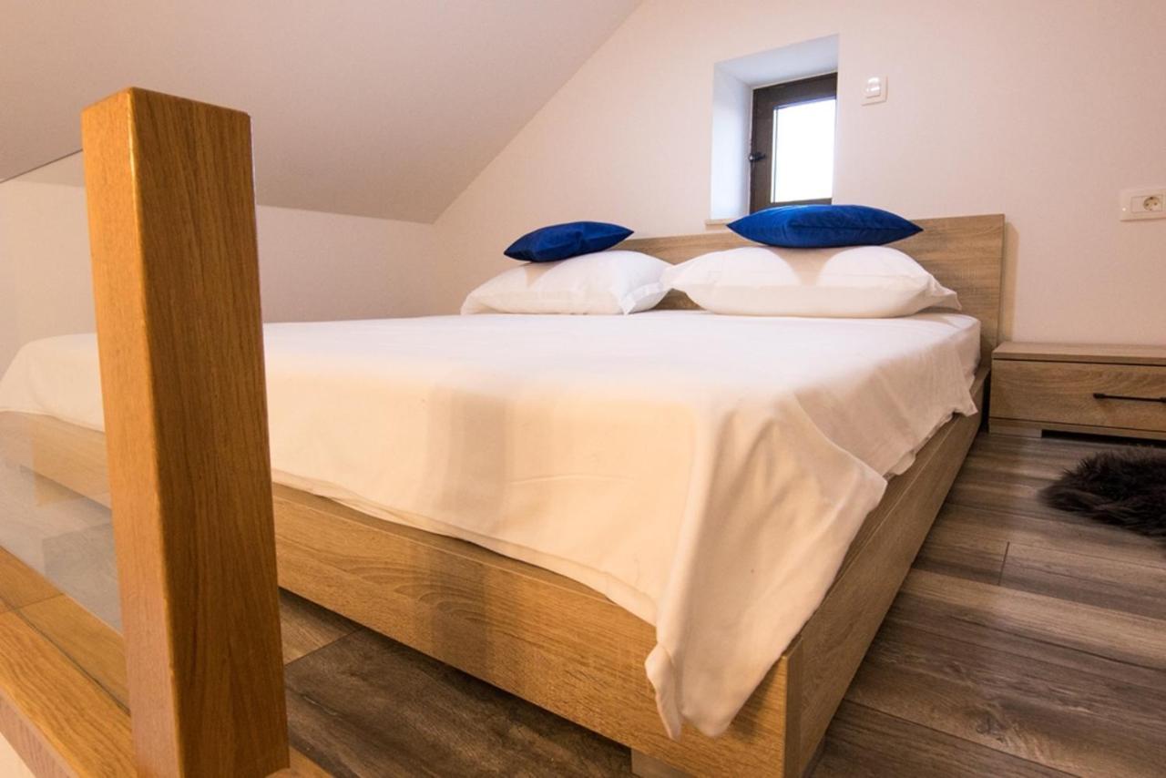 Dvori Stipanovi With Heated Pool And Jacuzzi Villa Donje Rascane Екстериор снимка