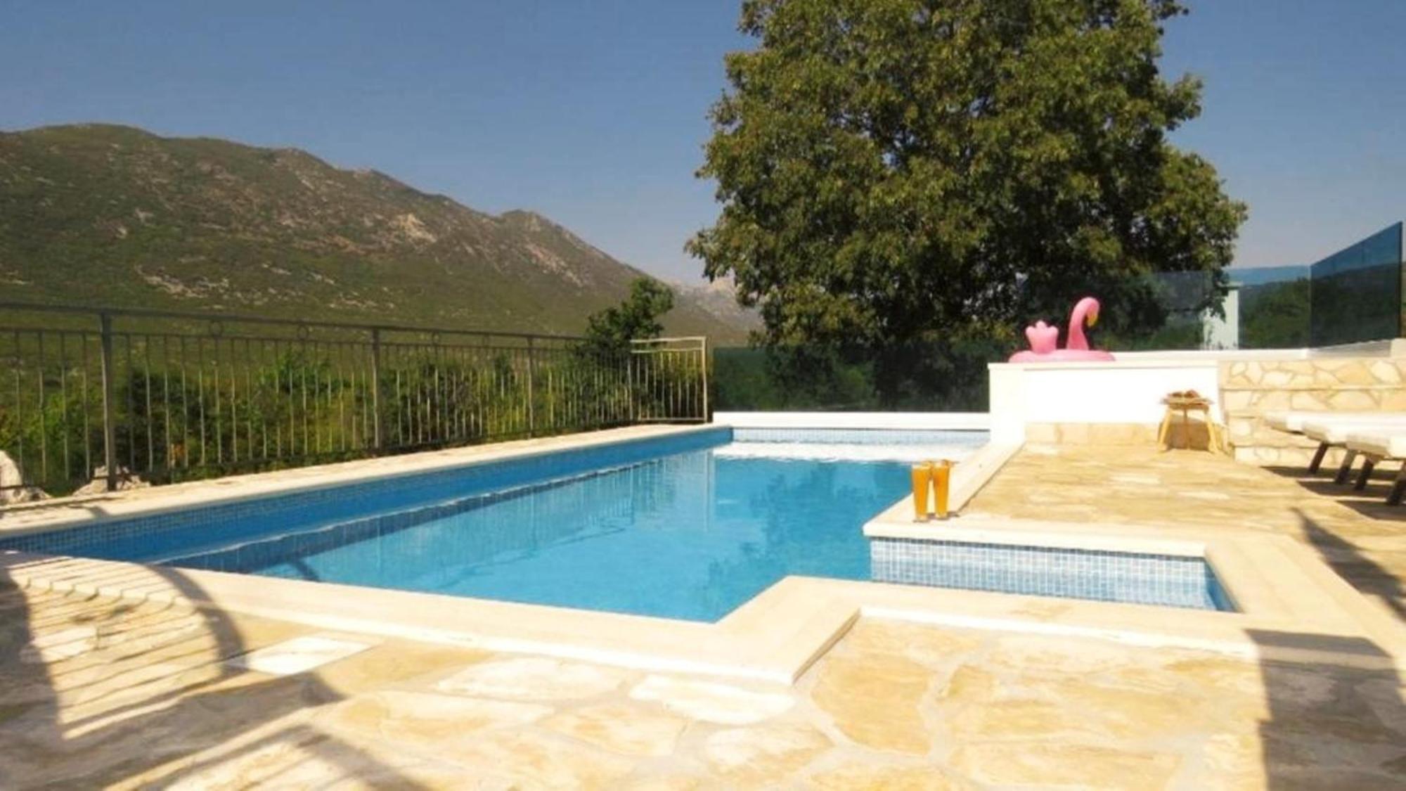 Dvori Stipanovi With Heated Pool And Jacuzzi Villa Donje Rascane Екстериор снимка