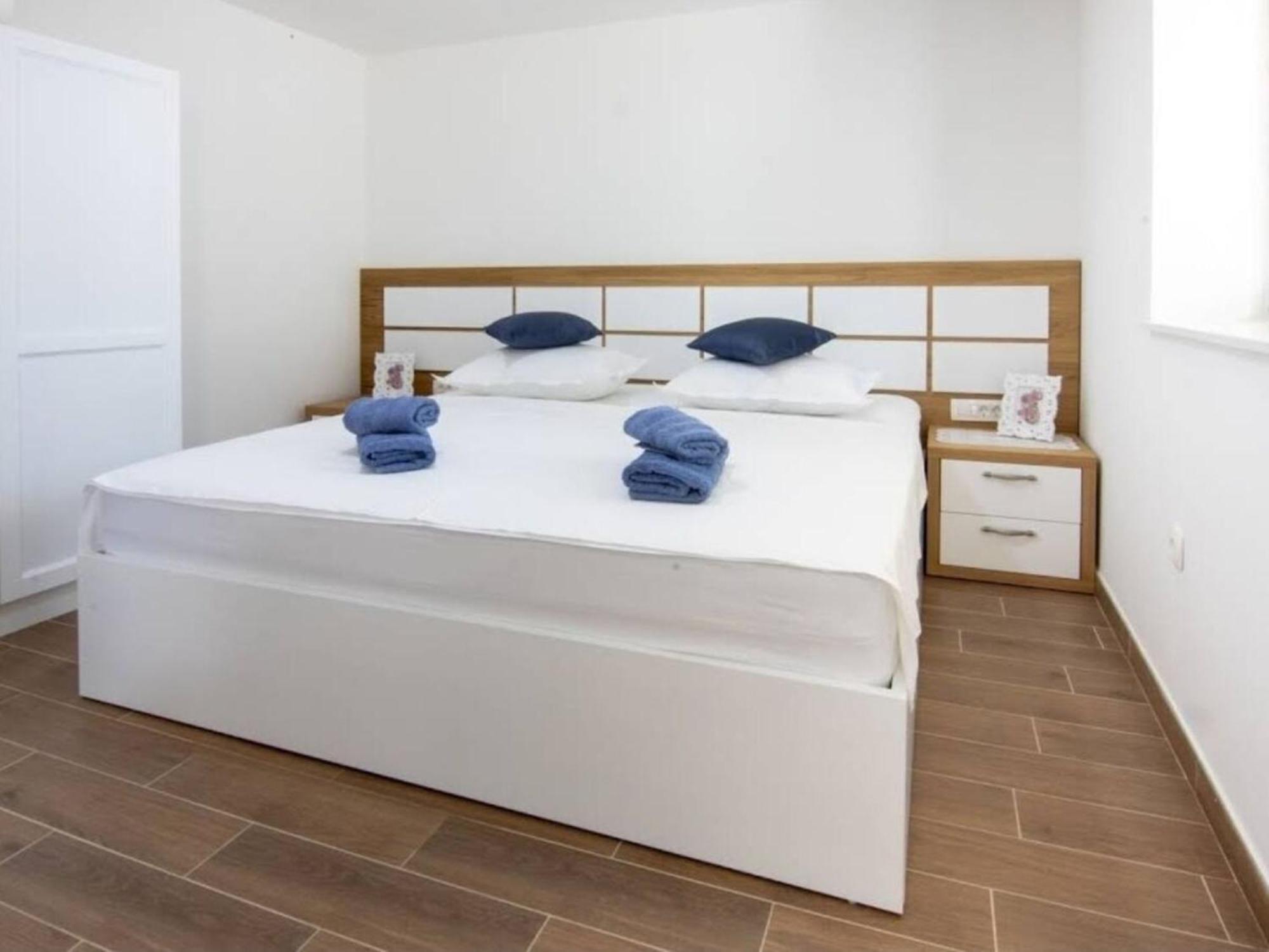Dvori Stipanovi With Heated Pool And Jacuzzi Villa Donje Rascane Екстериор снимка