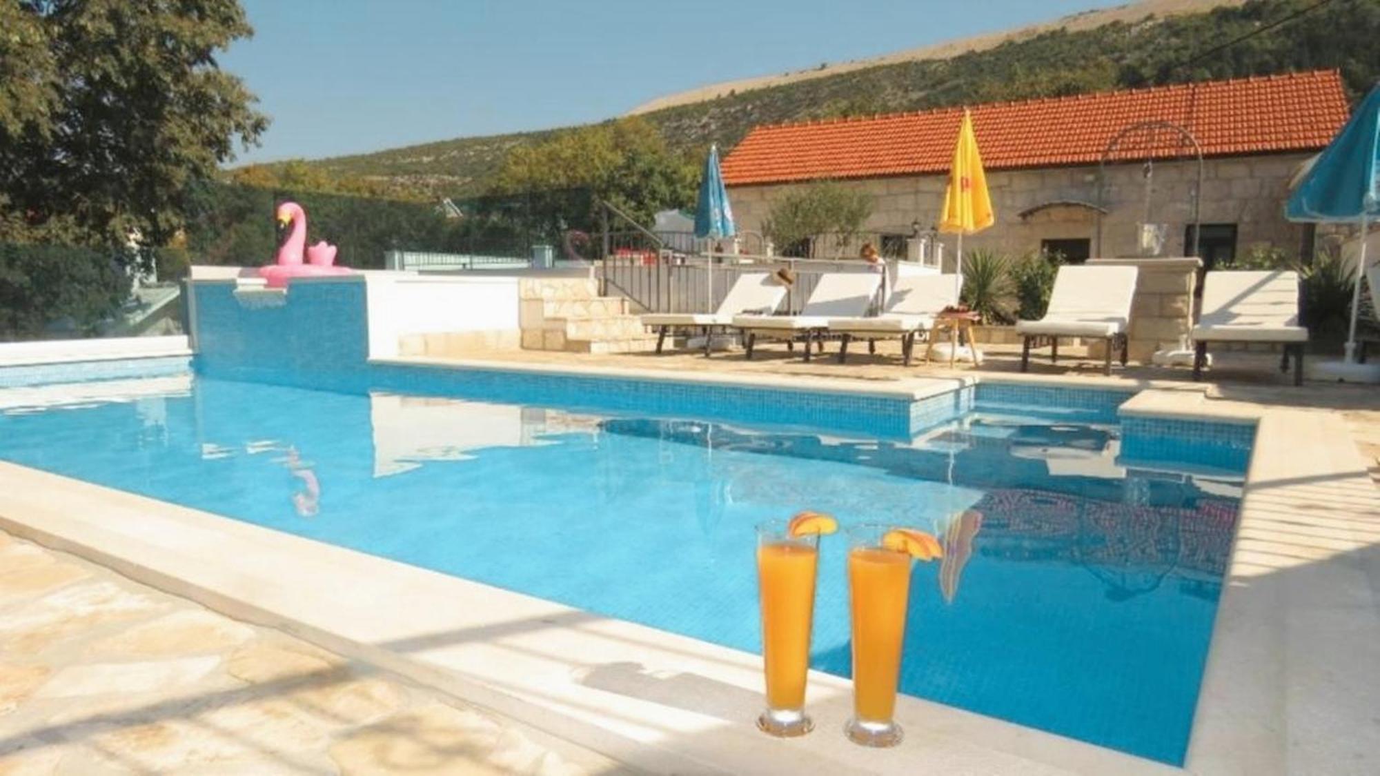 Dvori Stipanovi With Heated Pool And Jacuzzi Villa Donje Rascane Екстериор снимка